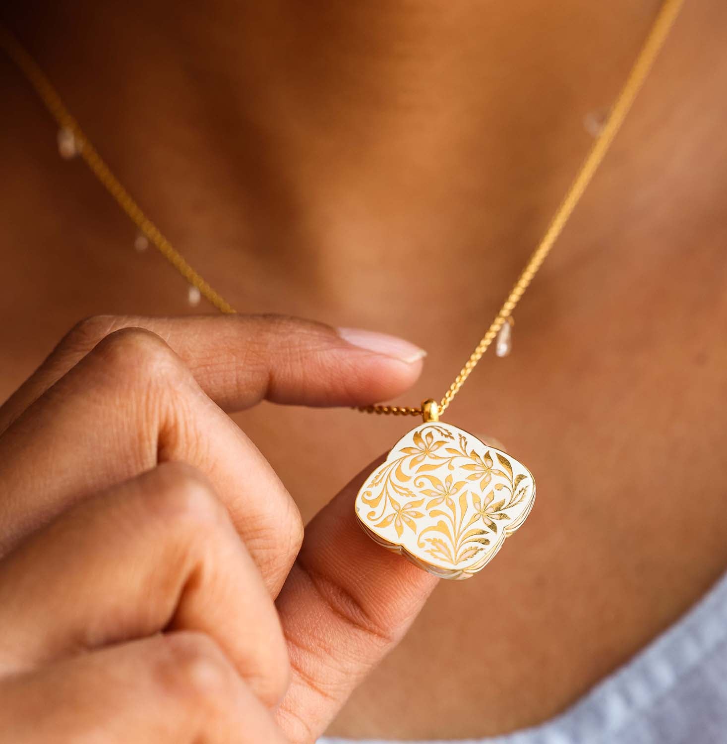 'Rose Enigma' Clover Necklace