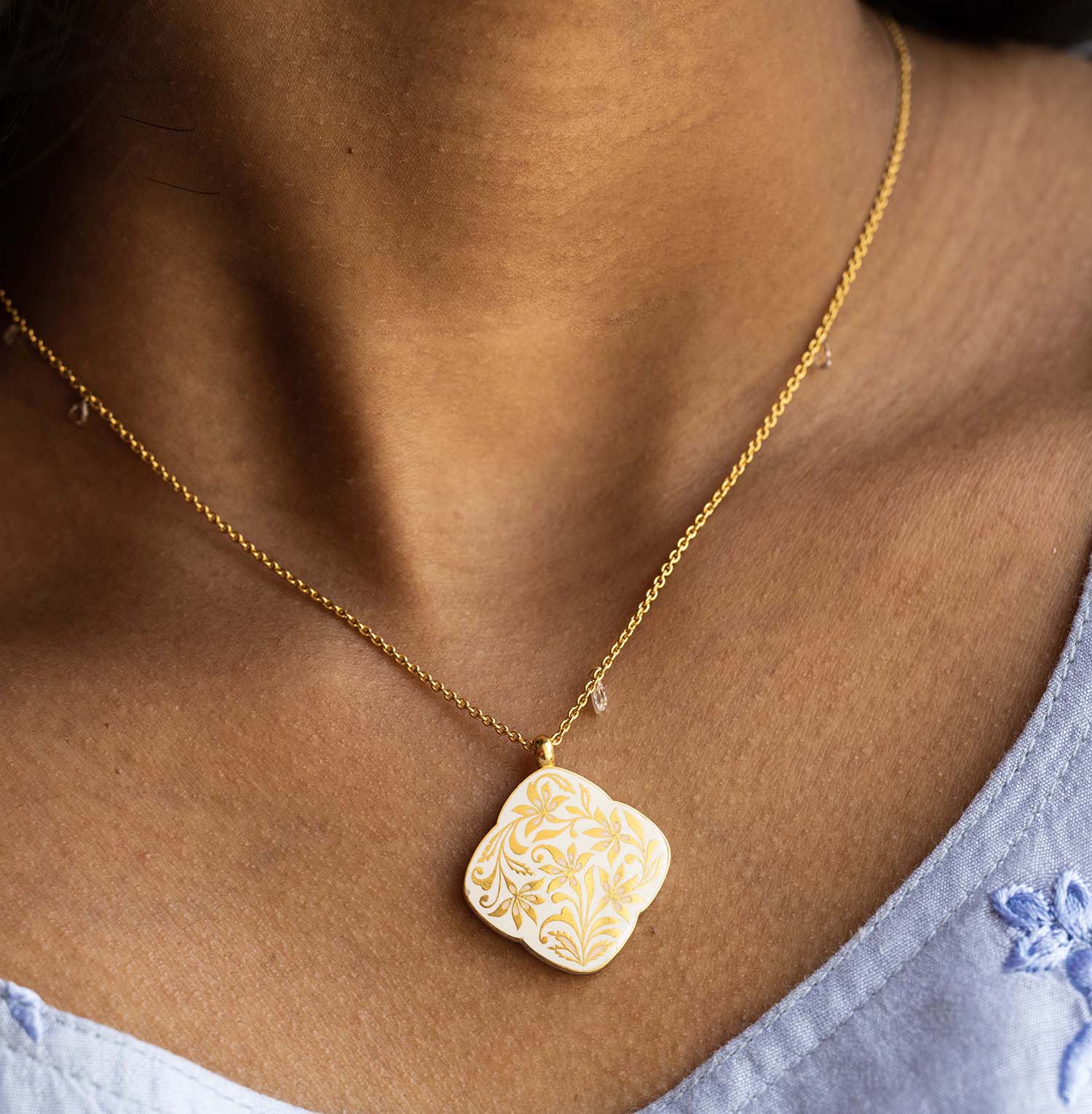 'Rose Enigma' Clover Necklace