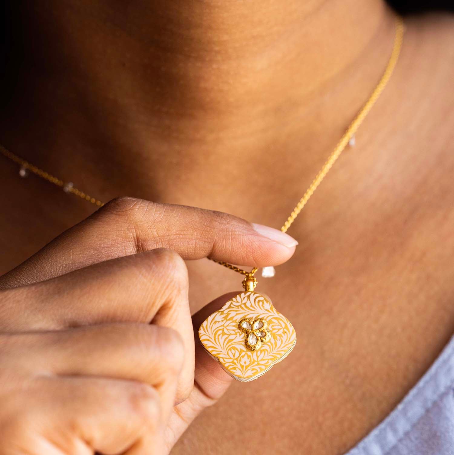 'Rose Enigma' Clover Necklace