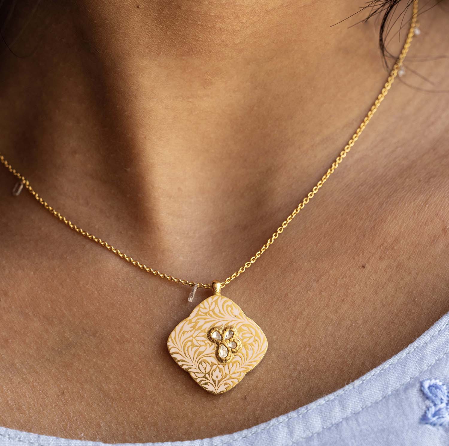 'Rose Enigma' Clover Necklace