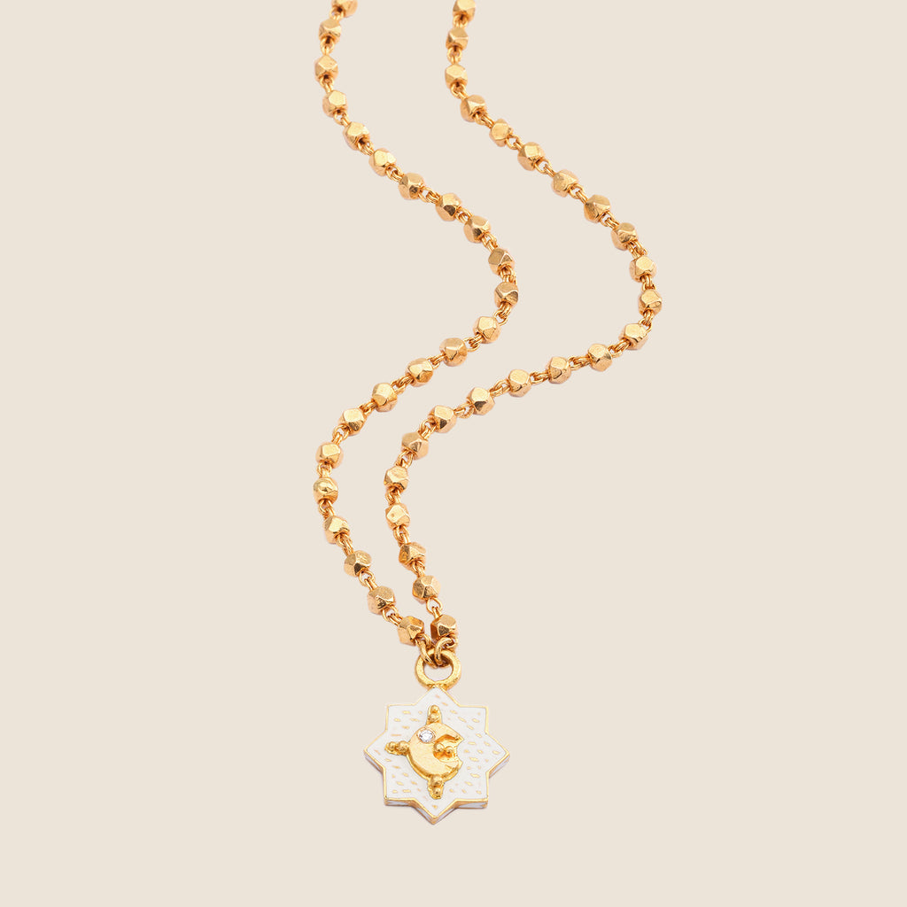 AṢṬAKŌṆA Moon necklace