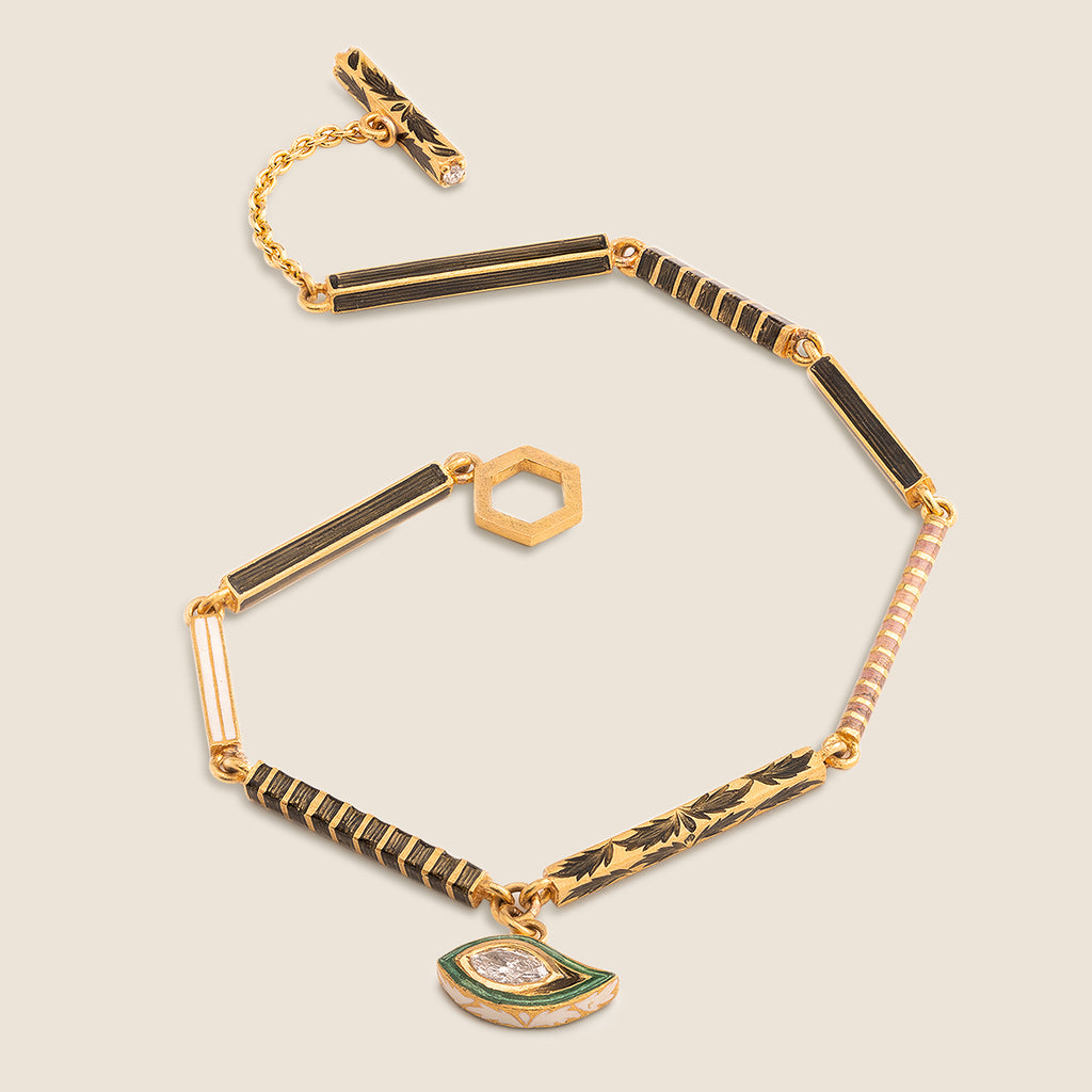 Mangalsutra Bracelet Designs | Bridal Accessories | Mangalsutra Designs |  Diamond pendants designs, Black beaded bracelets, Diamond bracelet design