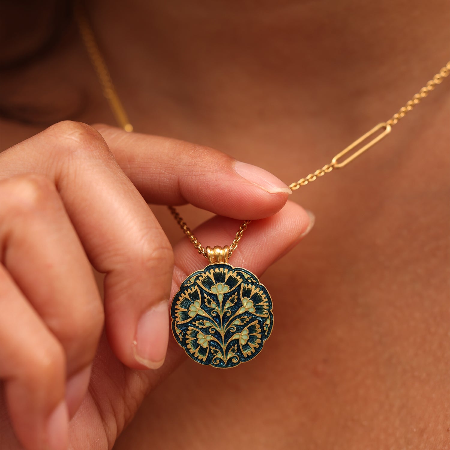 'Midnight Veil' Gulflower Necklace